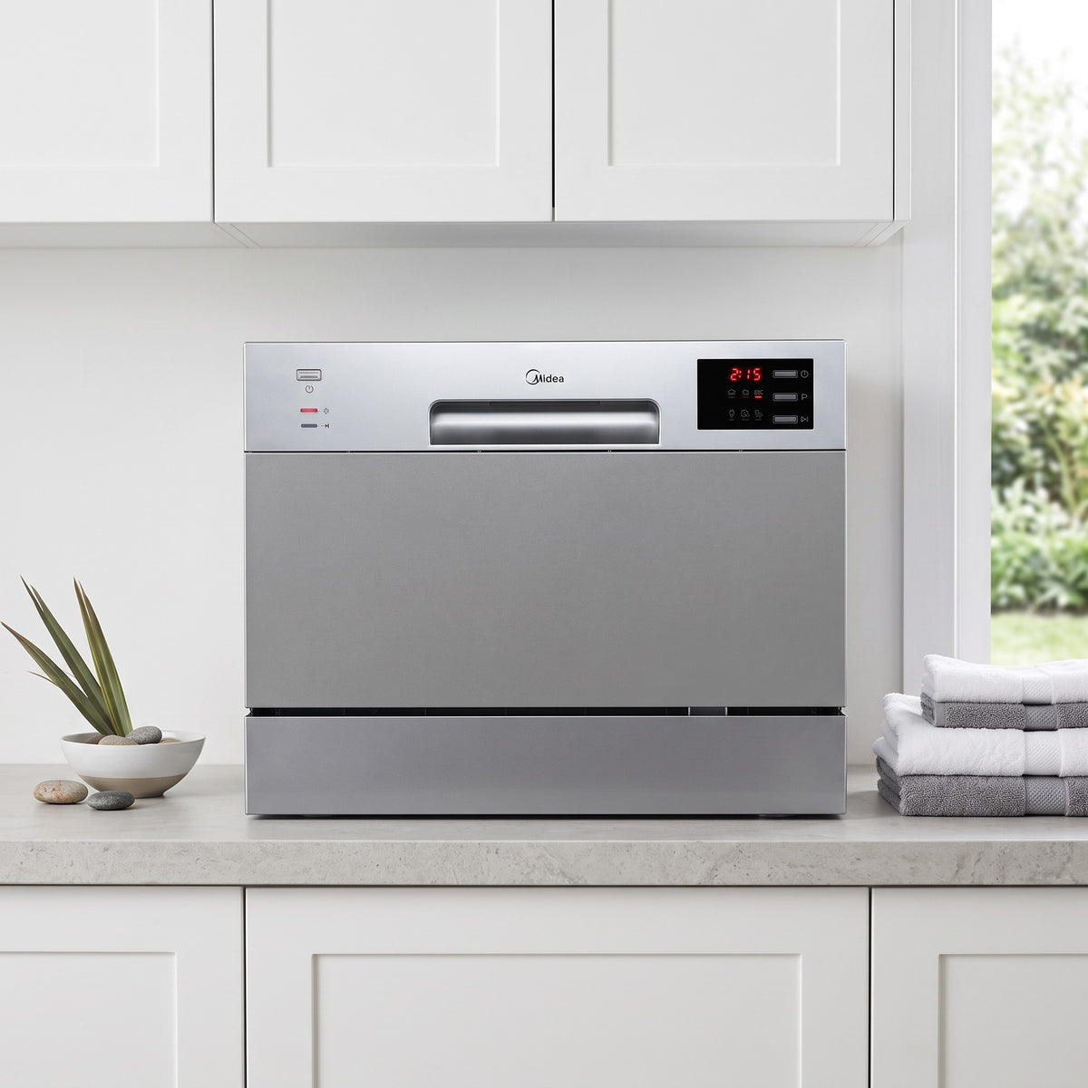 Midea 6 Place Benchtop Dishwasher JHDW6TT lifestyle